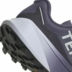 adidas · AGRAVIC 3