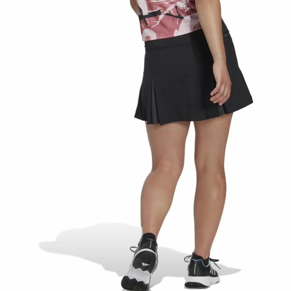 adidas · Club