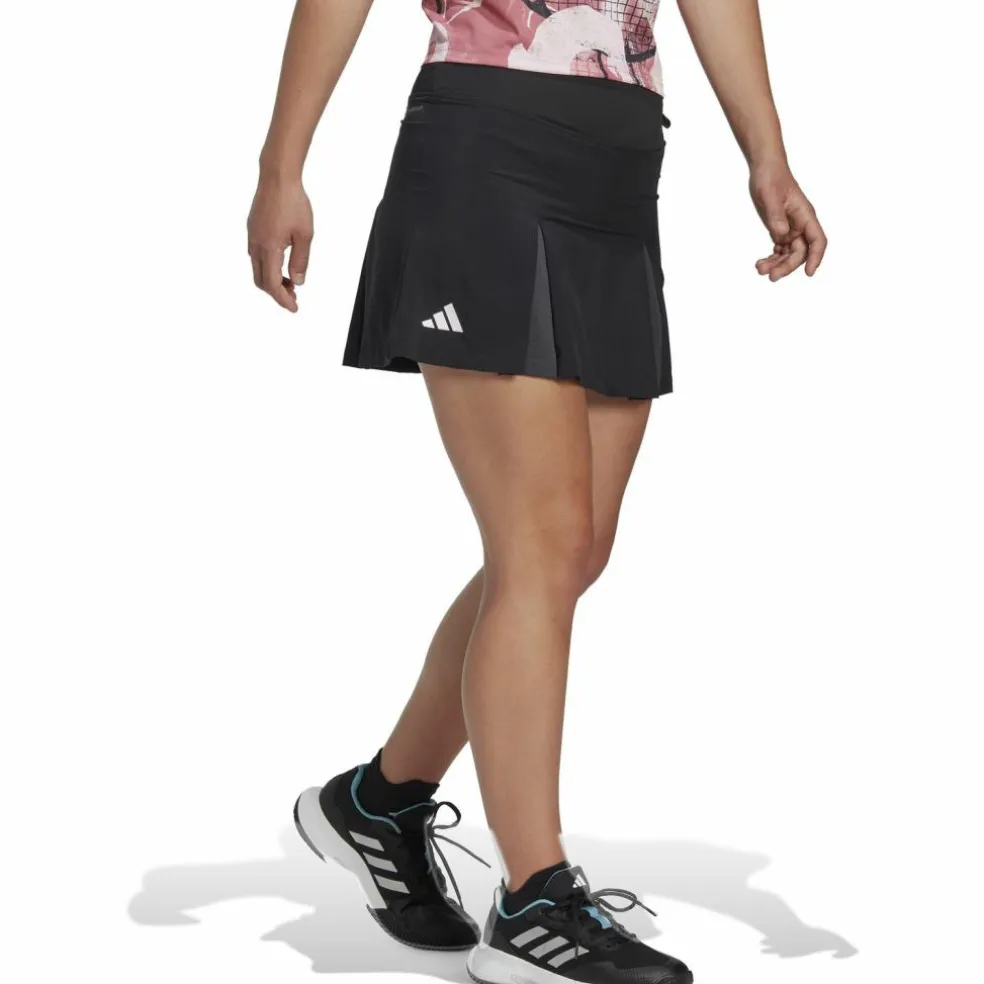 adidas · Club