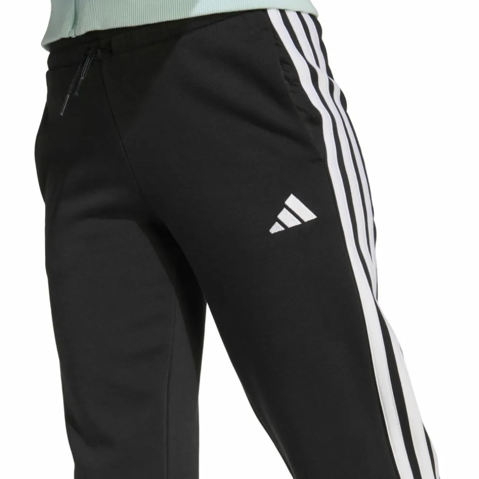 adidas · Essentials