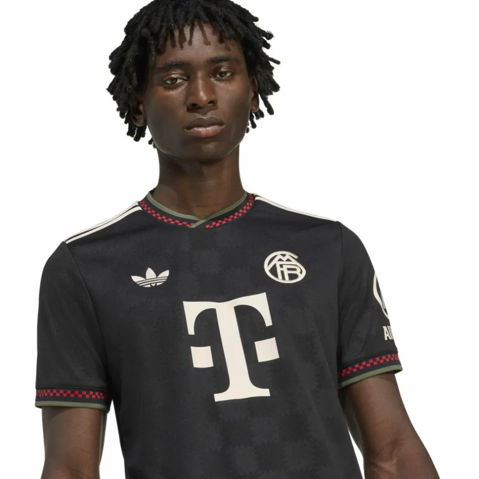 adidas · FC Bayern München 25/26 Ausweich