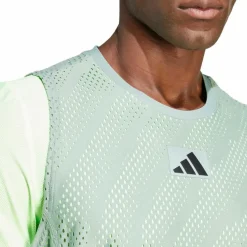 adidas · Pro