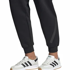 adidas · Run 70s 2.0