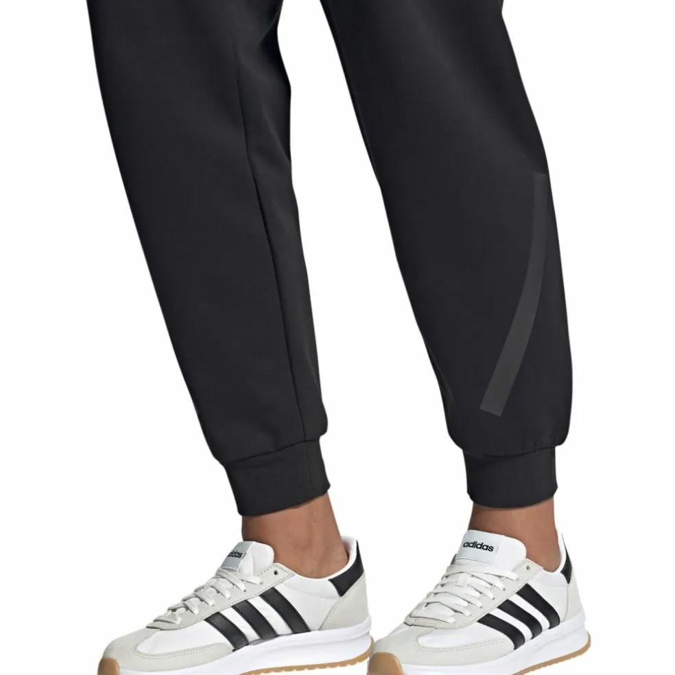 adidas · Run 70s 2.0