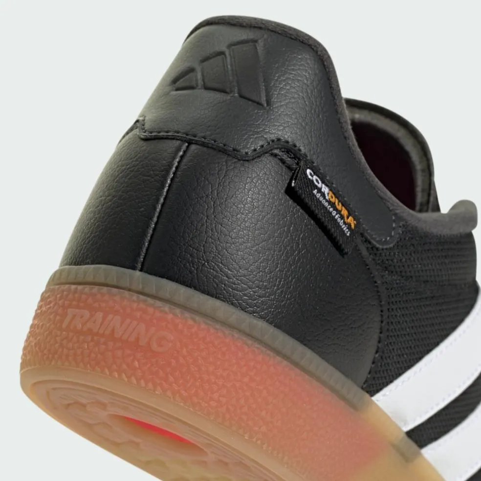 adidas · Spezial-Trainingsschuhe