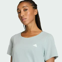 adidas · Workout Essentials T-Shirt mit tiefem