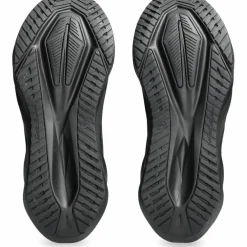 ASICS · NOVABLAST 5