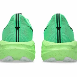ASICS · NOVABLAST 5
