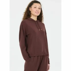 Athlecia · NAMIER W