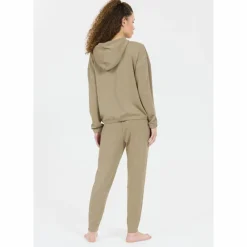 Athlecia · NAMIER W