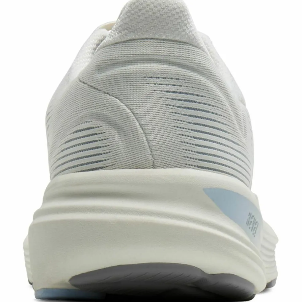 Brooks · Revel 8