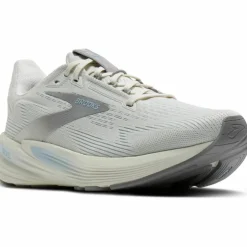 Brooks · Revel 8