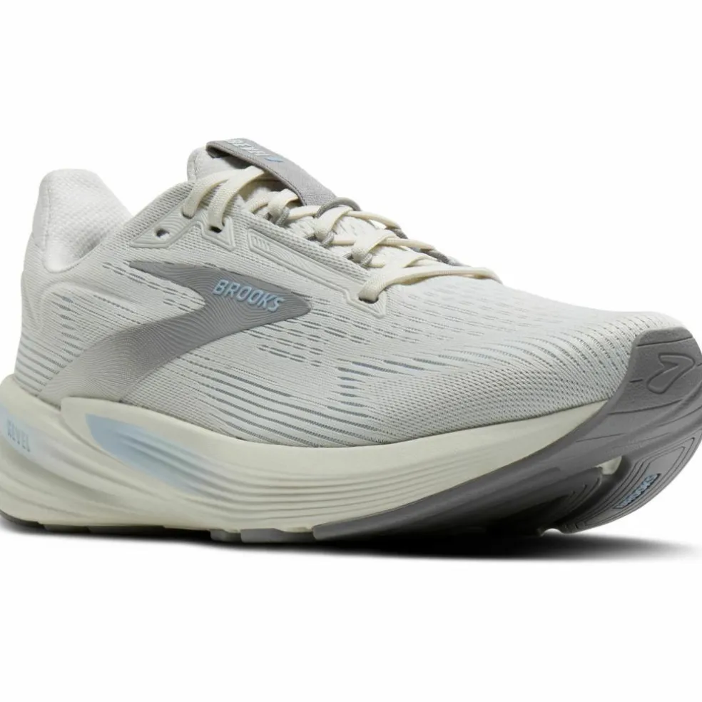 Brooks · Revel 8