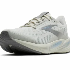 Brooks · Revel 8