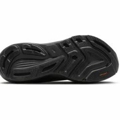 Brooks · Revel 8