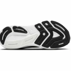 Brooks · Revel 8