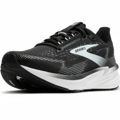 Brooks · Revel 8
