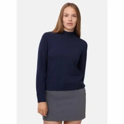 DANISH ENDURANCE · Premium Knit Pullover