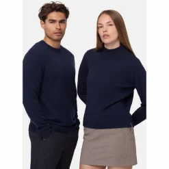 DANISH ENDURANCE · Premium Knit Pullover