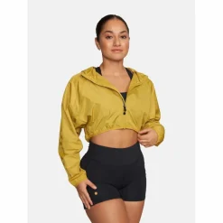 Gold's Gym · DANA