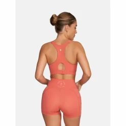 Gold's Gym · GEENA