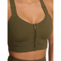 Gold's Gym · GEENA