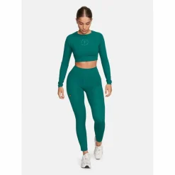 Gold's Gym · HELEN