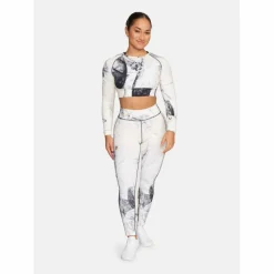 Gold's Gym · HELEN