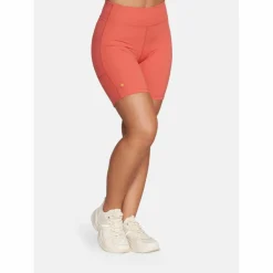 Gold's Gym · JODIE