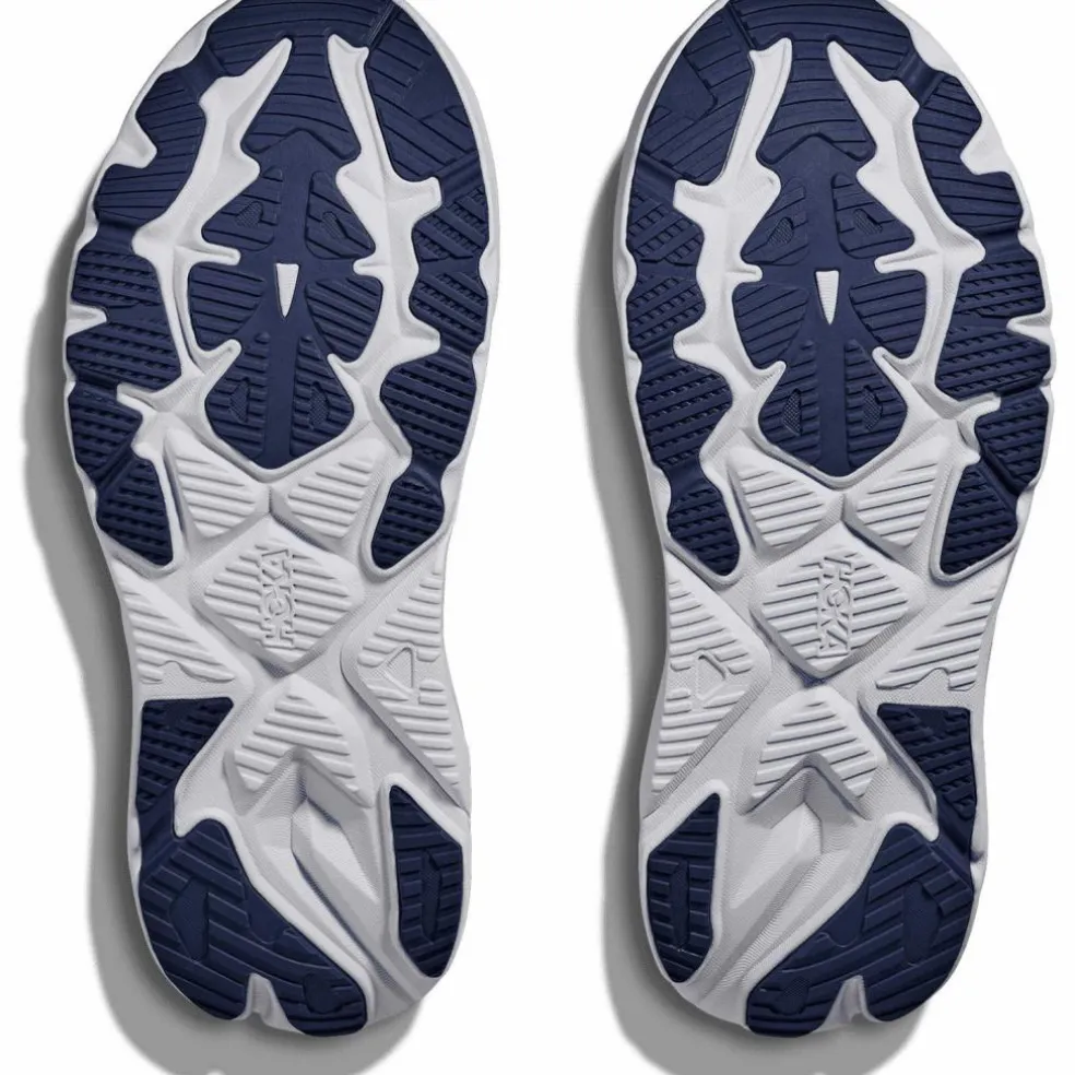 HOKA · Arahi 8