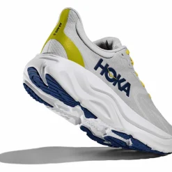 HOKA · Arahi 8