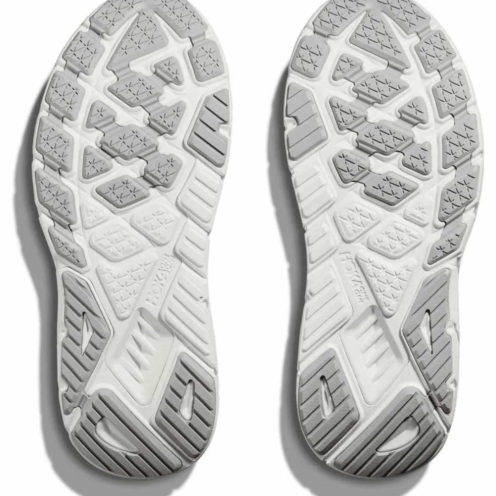 HOKA · Arahi 7