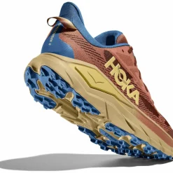 HOKA · Challenger 8