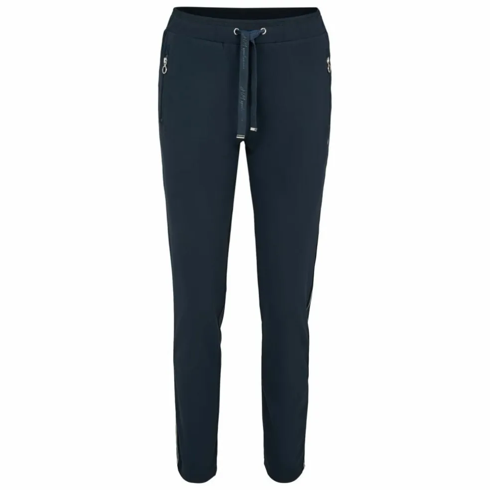 JOY sportswear · AMELLE