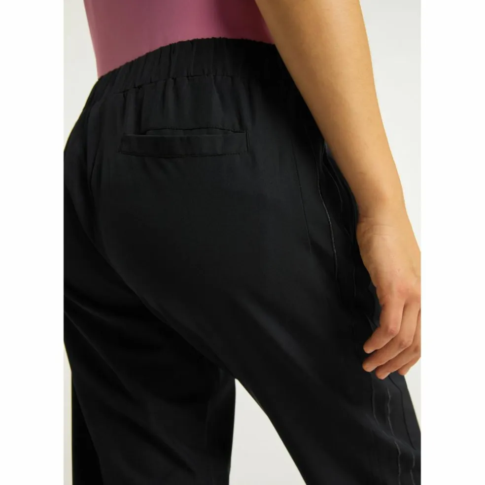 JOY sportswear · ENJA