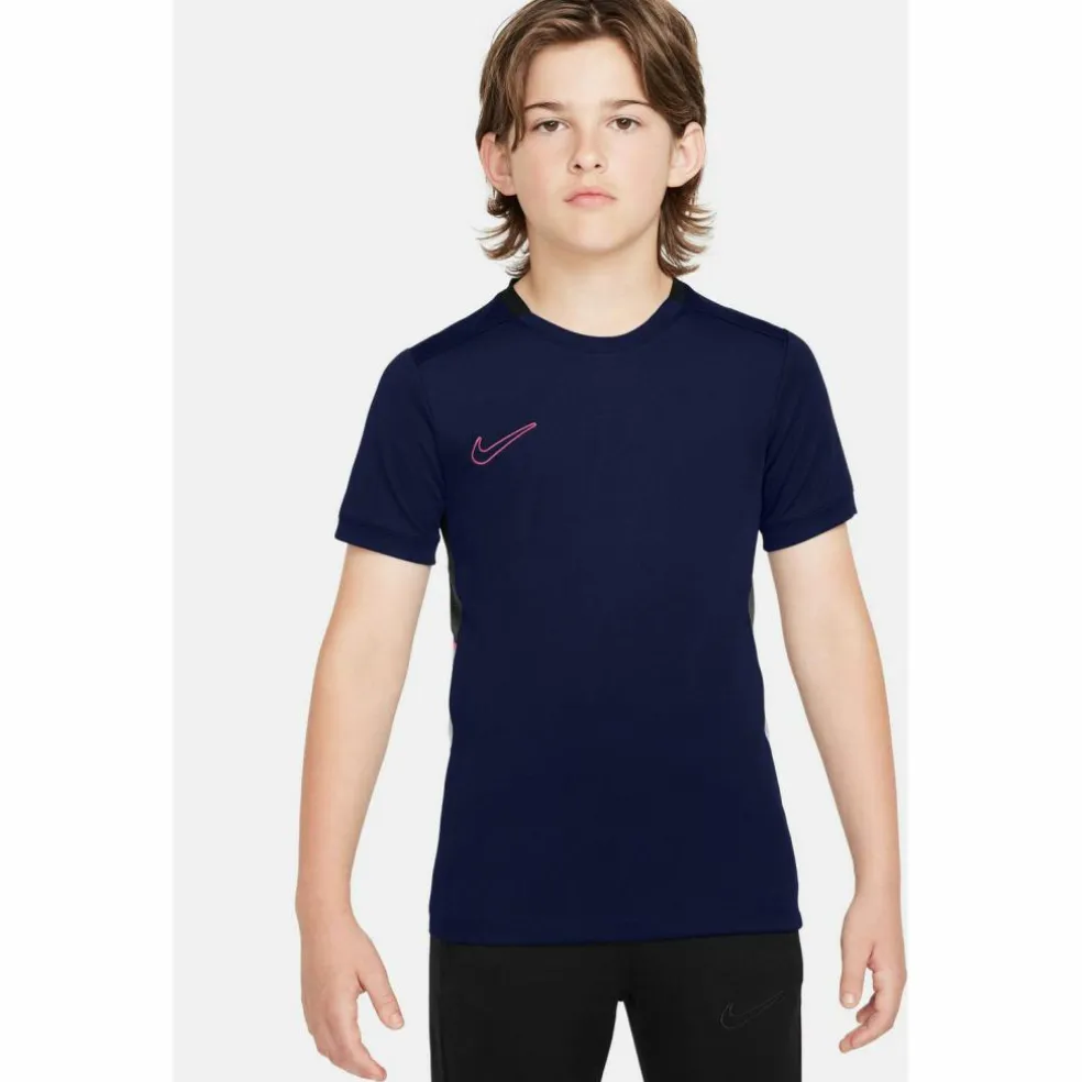 Nike · Academy 25