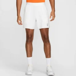 Nike · Advantage