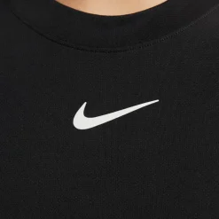 Nike · Advantage