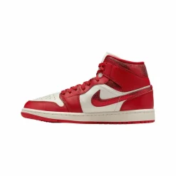 Nike · Air 1 Mid SE Cracked Leather Damen Beige