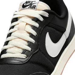 Nike · AIR JORDAN SKYLINE