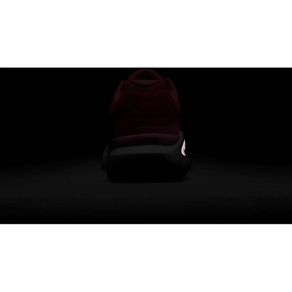 Nike · AIR STRUCTURE 26