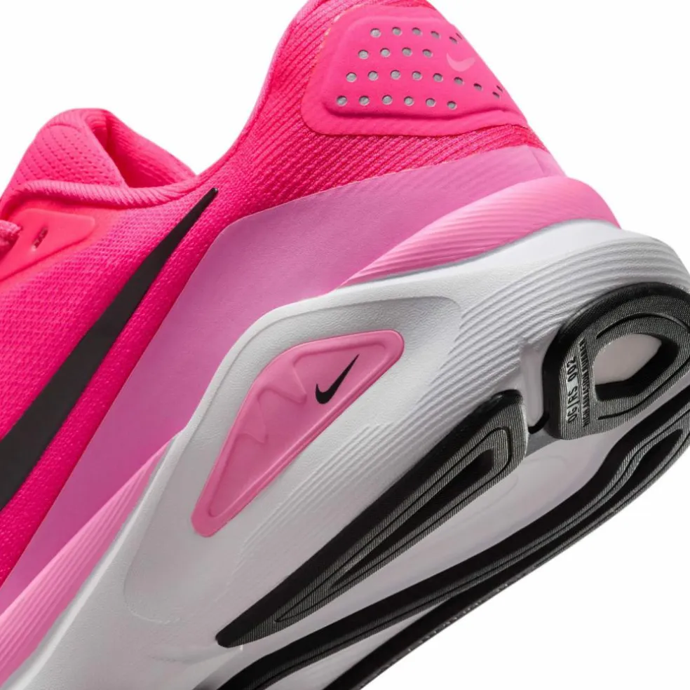 Nike · AIR STRUCTURE 26