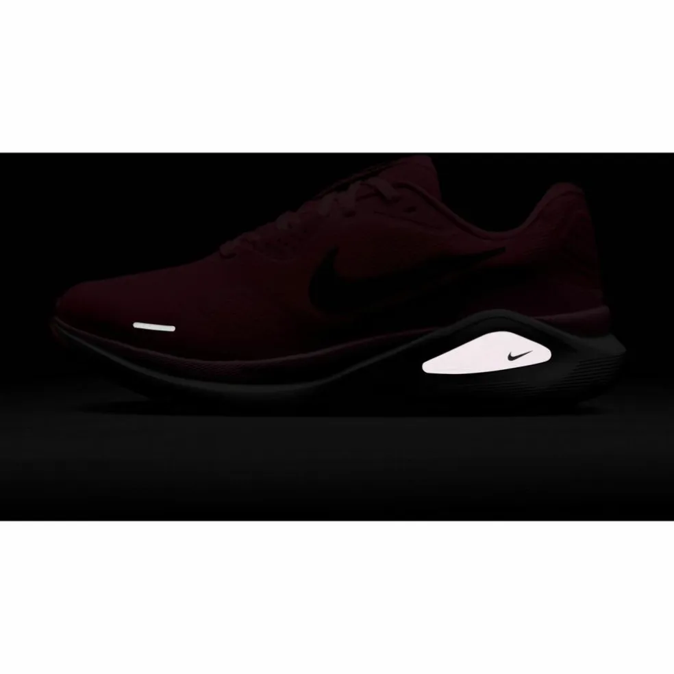 Nike · AIR STRUCTURE 26
