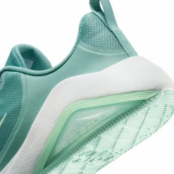 Nike · AIR ZOOM BELLA 7