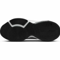 Nike · Air Zoom Bella 6