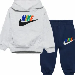 Nike · CLUB