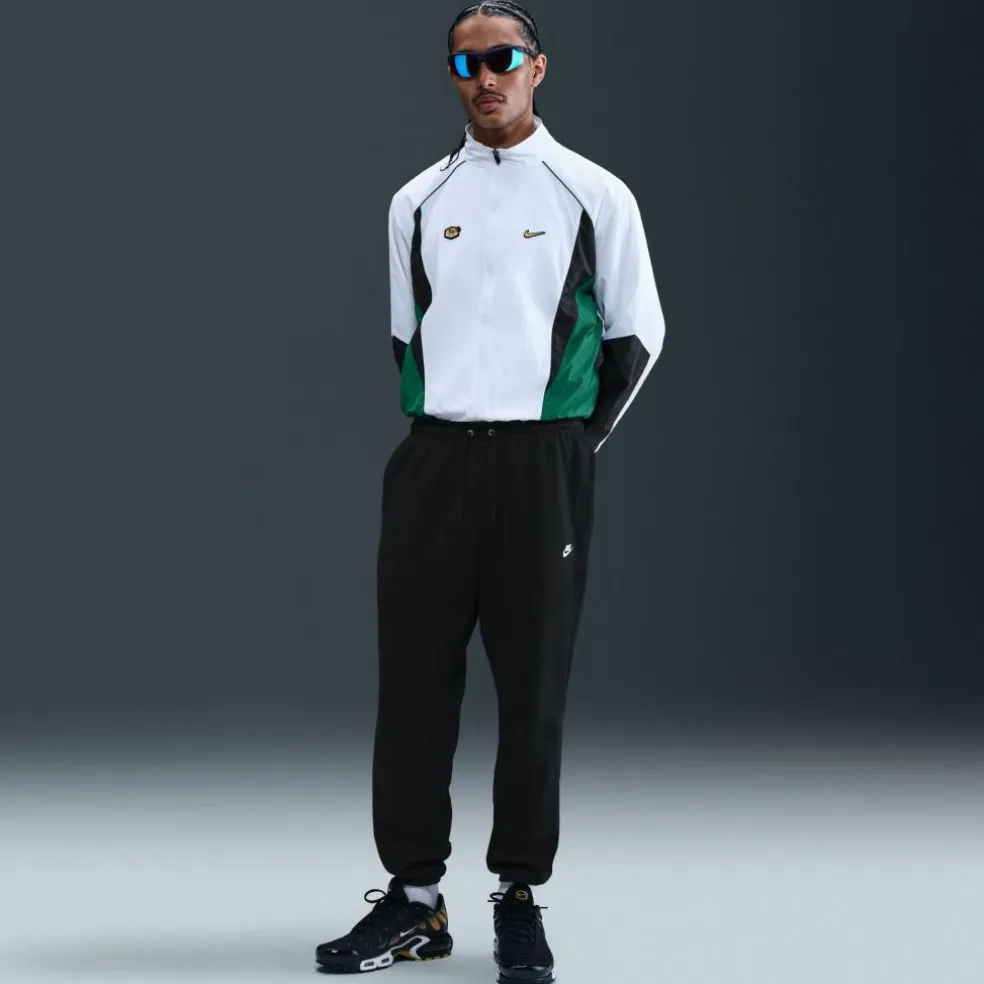 Nike · CLUB