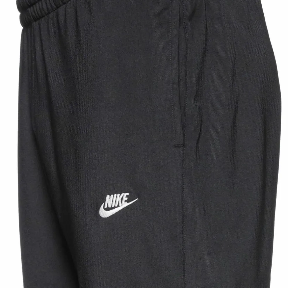 Nike · CLUB
