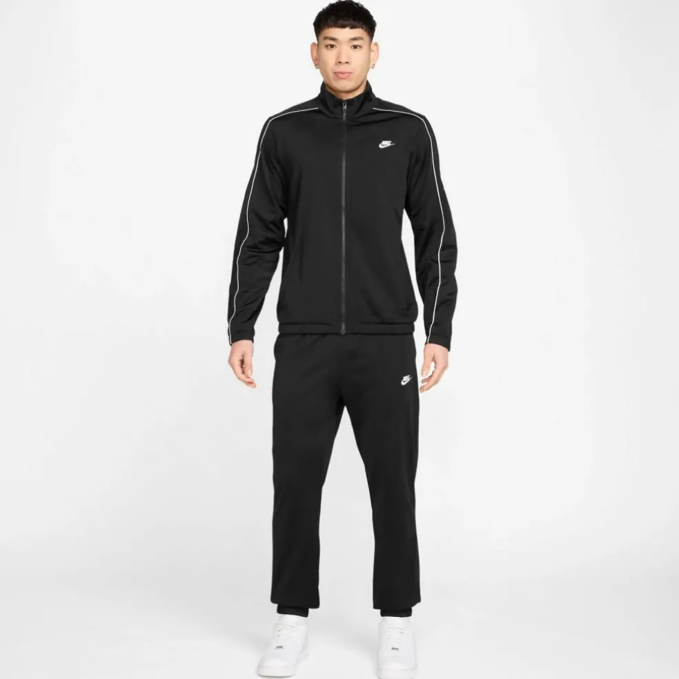 Nike · CLUB
