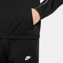 Nike · CLUB